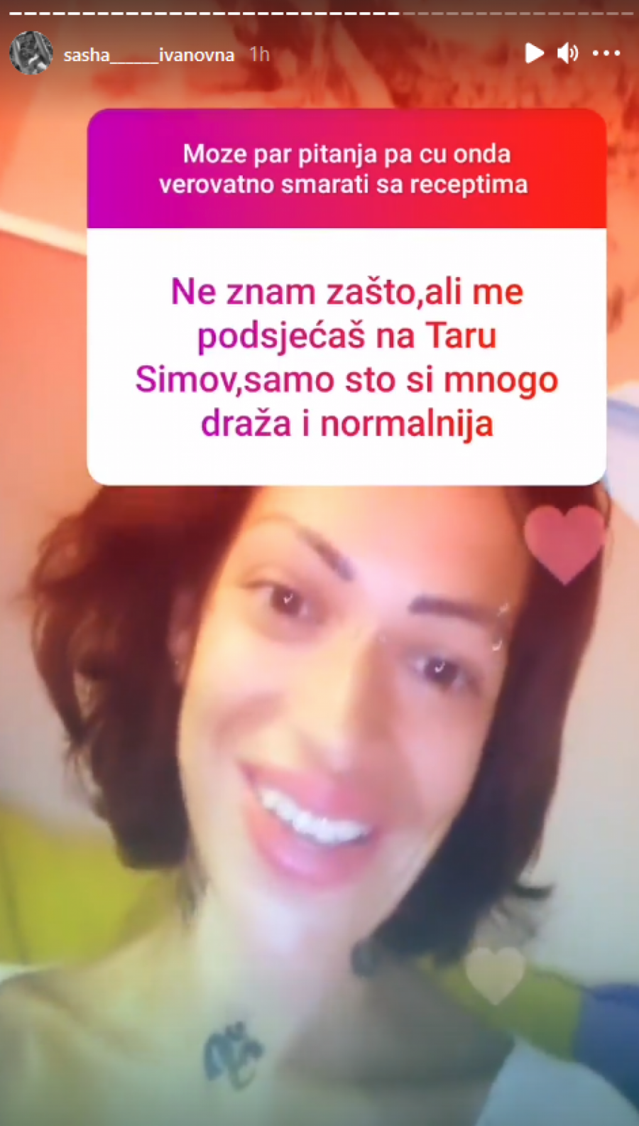 NIJE PREĆUTALA! Poznatu pevačicu uporedili sa Tarom Simov, ona odmah morala da reaguje! (FOTO)