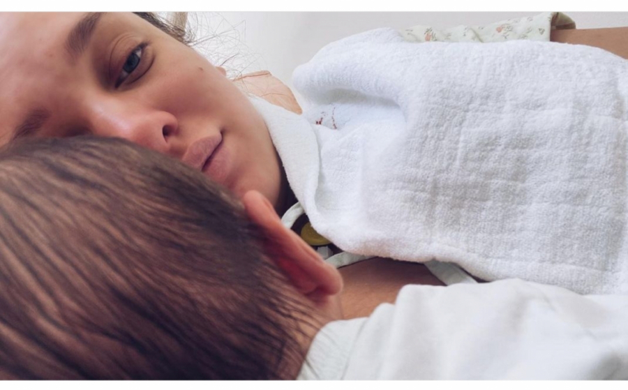 OTKRIVAMO Mia Đo Mi puni konto roditeljima!