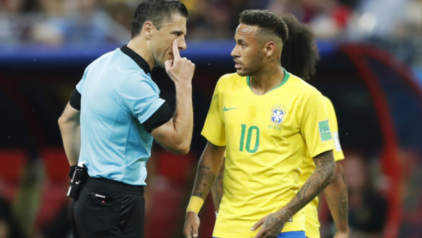 NEJMAR PROVOCIRA, SAIGRAČ GA BRANI Zvezda Brazila već dopisala šestu titulu svojoj reprezentaciji, mediji ga nazvali "arogantnim"