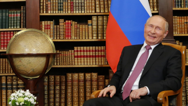 Bajden uručio poklone Putinu o kojima bruji ceo svet