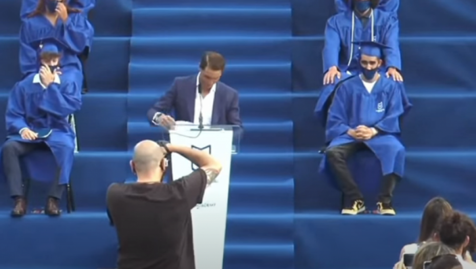 REŠIO DA SE NAŠALI! Nadal pomenu Novaka, svi su počeli da se smeju! (VIDEO)