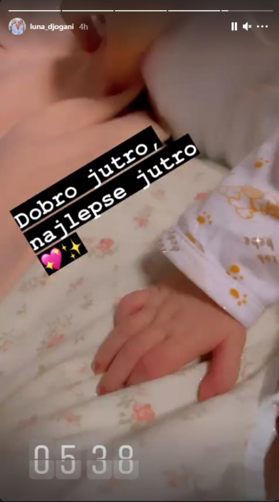 KAKVO ČAROBNO JUTRO Luna pokazala šta radi Mia u cik zore, pratioci zanemeli od ovolike slatkoće (FOTO)