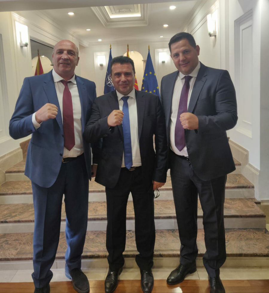 BOKS SPAJA REGION!  Zaev poslao pozdrave predsedniku Vučiću i zahvalnost za vakcine!