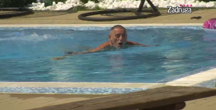 TETOVAŽE I MEGA OŽILJCI Skinuo se Kristijan Golubović, evo na šta je Kristina pala (FOTO)