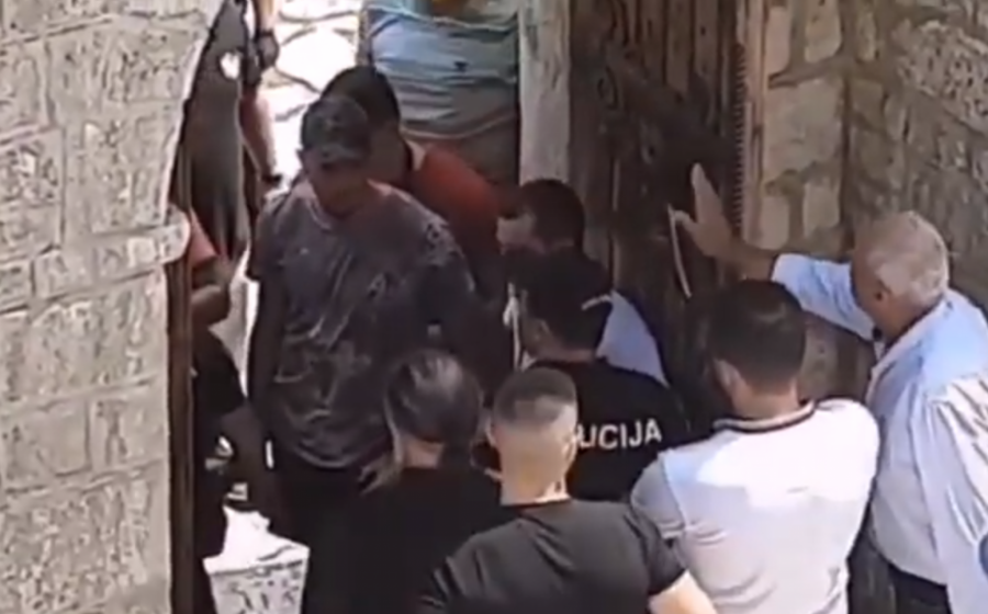 MILOGORCI PROTERUJU MITROPOLITA SA CETINJA Joanikije, ustoliči se negde drugde