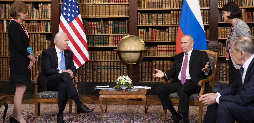 ZAVRŠEN ONLAJN SASTANAK SVETSKIH MOĆNIKA Putin i Bajden razgovarali putem linije koja se koristi prvi put