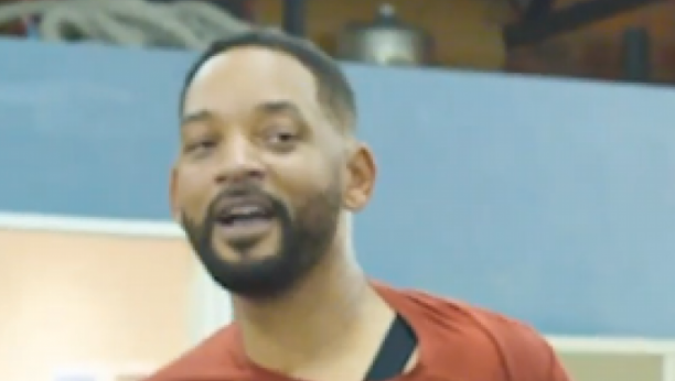 MUKU MUČI SA VIŠKOM KILOGRAMA Vil Smit nakon dužeg vremena posetio teretanu, pa napravio urnebesan snimak kojem se celi svet smeje (VIDEO)