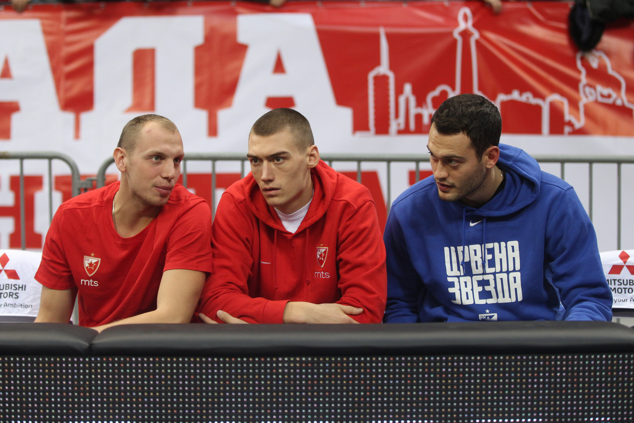 ZVEZDAŠI, SPREMITE SE! NIJE KRAJ SA POJAČANJIMA! Trio reprezentativaca stiže na Mali Kalemegdan!