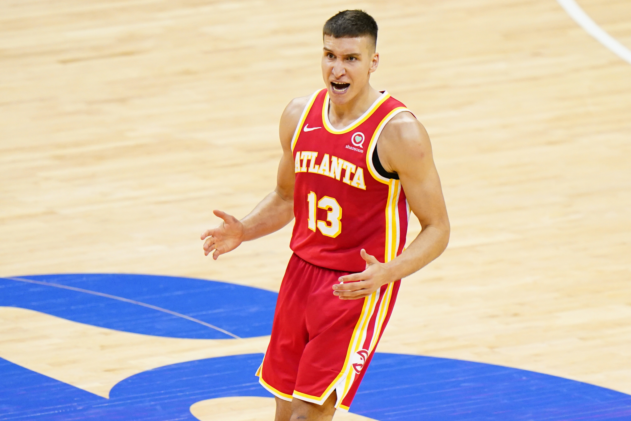 VELIKI PROBLEM ZA SRBIJU! Bogdan Bogdanović zbog povrede morao da napusti meč! (FOTO)