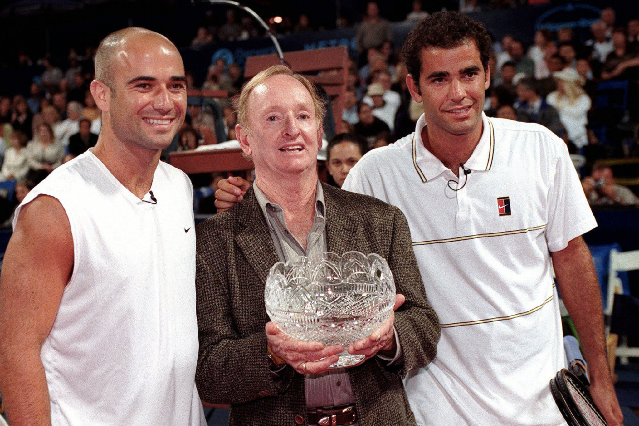 ŠOK U SVETU TENISA! NADAL OVO NIJE OČEKIVAO! Legendarni teniser se poklonio Đokoviću, ono što je uradio Rafi razbesneće Španca!