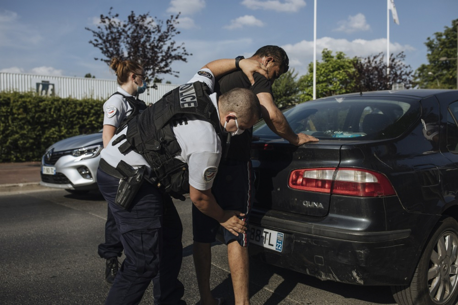 SEDAM SATI RAZBIJALI ŽURKU! Krvava drama u Francuskoj, mladić izgubio ruku!
