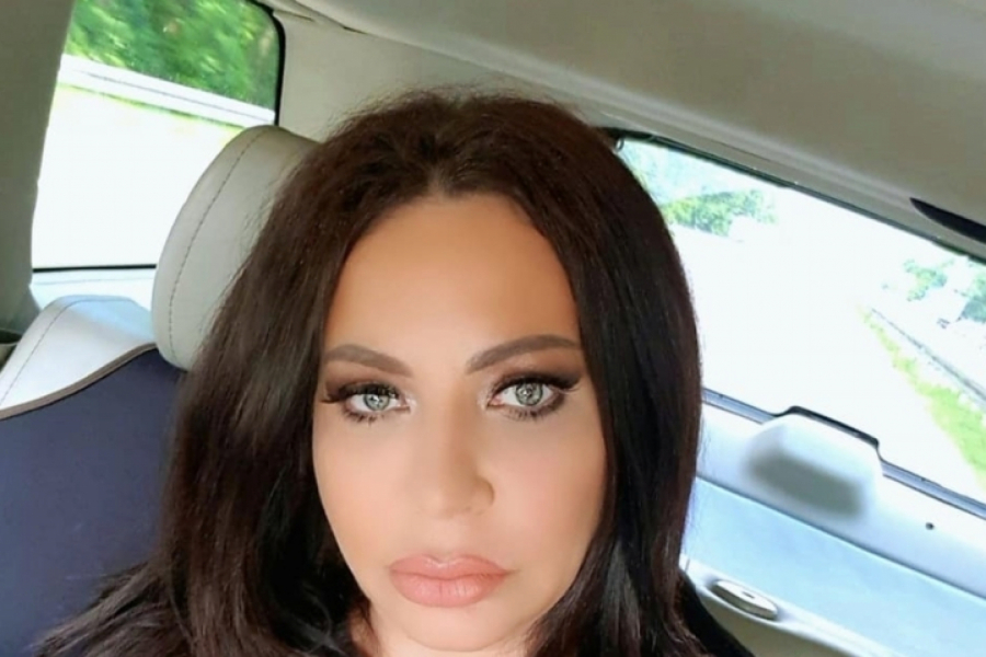 OVE PEVAČICE SU MALOLETNE RODILE DECU Okolina ih je osudila, nisu imale šta da jedu, a ovo je njihova životna priča!