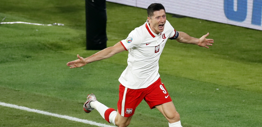 LEVANDOVSKI STIŽE U PREMIJER LIGU? Spremno 50.000.000 evra za napadača Bajerna, čeka se njegov odgovor!