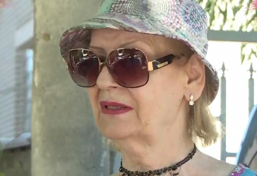 NIJE VAMA TEŽE... Lepa Lukić otkrila detalje razgovora sa Meriminim sinom, pevačica na lekovima za smirenje!