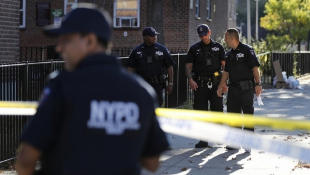 IZVADILI ORUŽJE I ZAPUCALI NA LJUDE Pucnjava u Njujorku, 10 povređeno (VIDEO)
