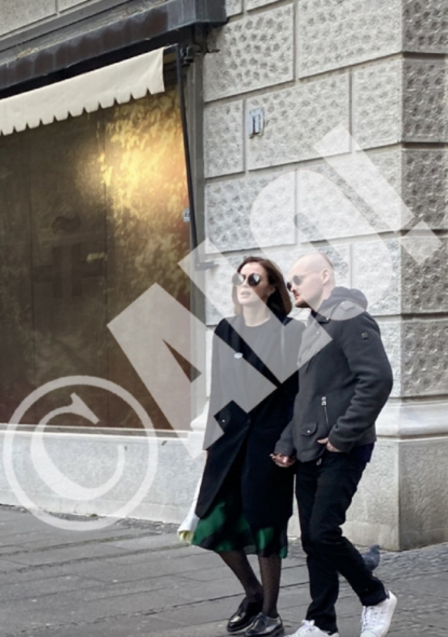 KO JE KOGA RODIO? Milena Radulović pokazala majku, mladolika i vitka plavuša oduševila izgledom u petoj deceniji  (FOTO)