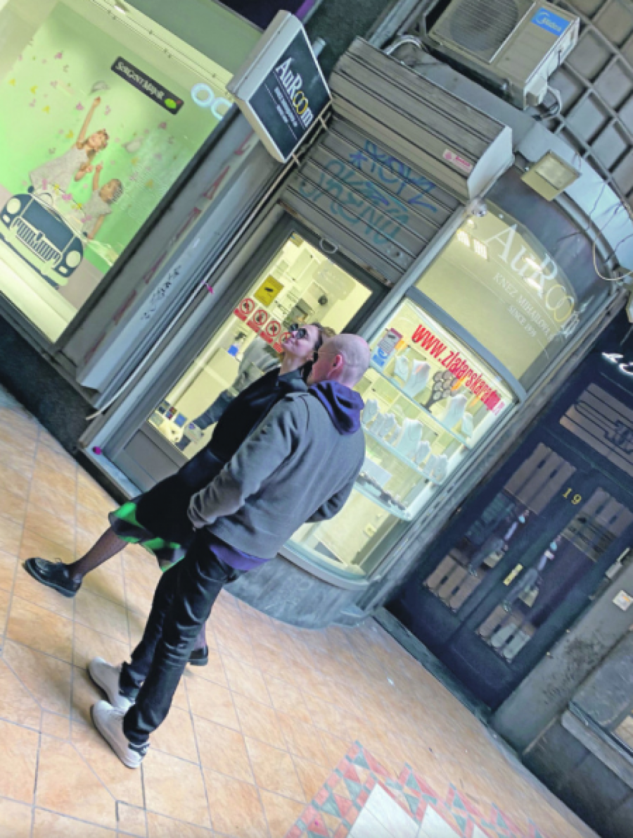 UDAJE SE MILENA RADULOVIĆ?! Nakon skandala koji su joj obeležili godinu, glumica konačno ima razlog za neopisivu sreću, a tu je i dokaz (FOTO)