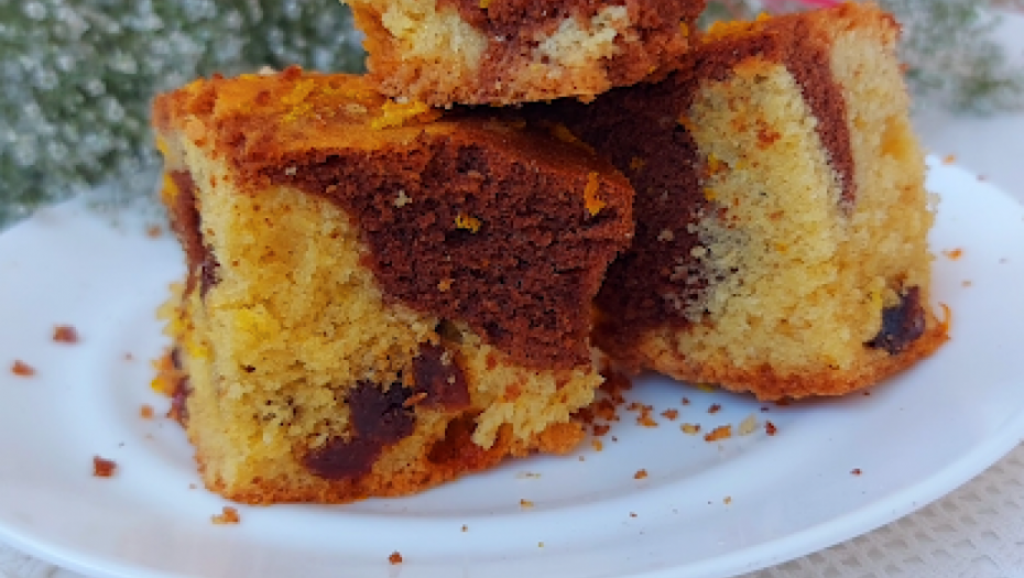 NAJBOLJI RECEPT ZA MRAMOR KOLAČ: Sočan i rastresit, pravićete ga samo na ovaj način (VIDEO)