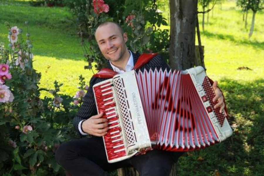 ACA SOFRONIJEVIĆ SMUVAO VODITELJKU! Muzičar progovorio o novoj devojci, više ne žele da se kriju: Ona je divna (FOTO)