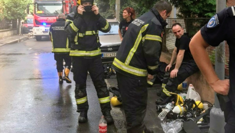 Vatrogasci se nagutali dima boreći se sa vatrom, završili na VMA! Zna se uzrok požara (FOTO)