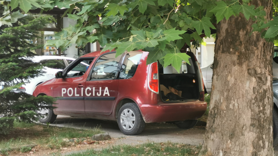 PUCNJAVA U ČAČKU Mladić izrešetan u noge, napadač sa maskom pobegao sa lica mesta (FOTO)