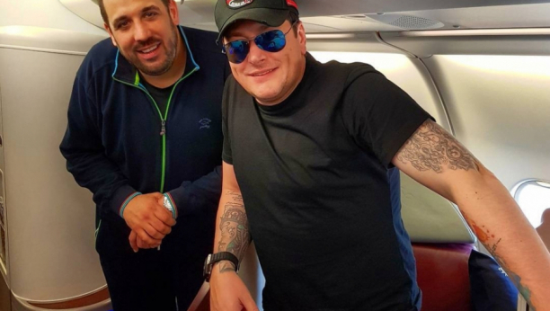 SRCE DA PREPUKNE! Emotivna pesma koju je Aco Pejović posvetio svom preminulom prijatelju i menadžeru Boru Laleviću nikoga ne ostavlja ravnodušnim! (VIDEO)