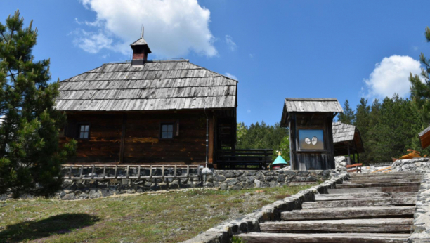 Tarabići predvideli raspad sveta kakav znamo: Biće rata, zapadne sile idu u propast, a spomenuli su i sudbinu Kosova!