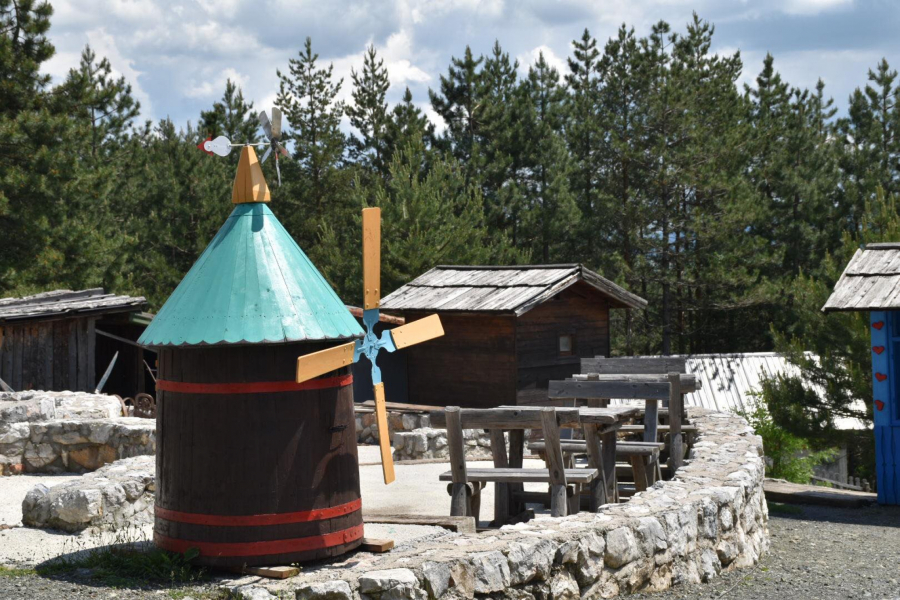 Tarabići predvideli raspad sveta kakav znamo: Biće rata, zapadne sile idu u propast, a spomenuli su i sudbinu Kosova!