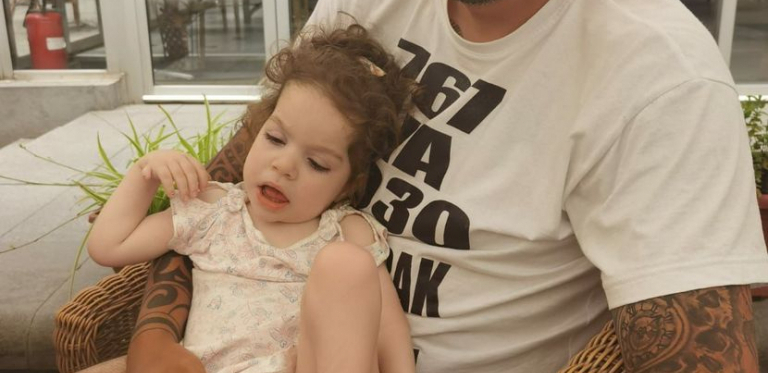 Damil je peške obišao šest gradova da bi prikupio novac za malu Janju: Sada su se i upoznali