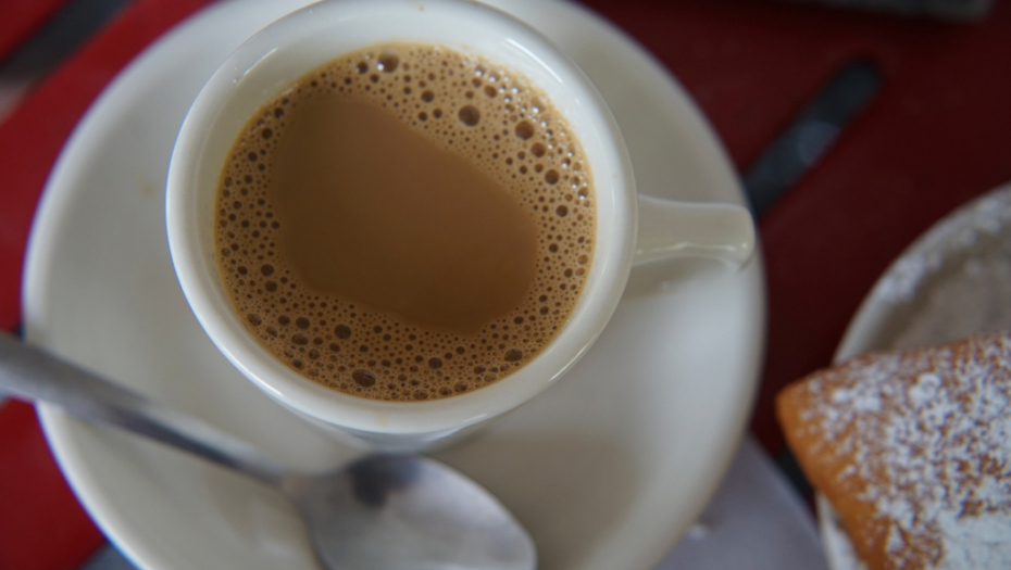 Navika koja narušava zdravlje: Ako radite ovo kad pijete kafu, pravite veliku grešku