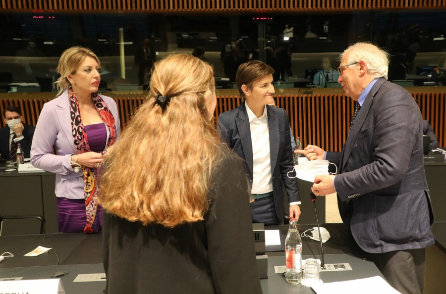 OTVOREN KLASTER JEDAN Premijerka Brnabić se oglasila iz Luksemburga, saopštila sjajne vesti za Srbiju!