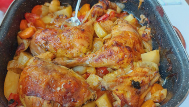 RUČAK ZA DESETKU: Piletina sa povrćem, neverovatno sočna i ukusna (VIDEO)