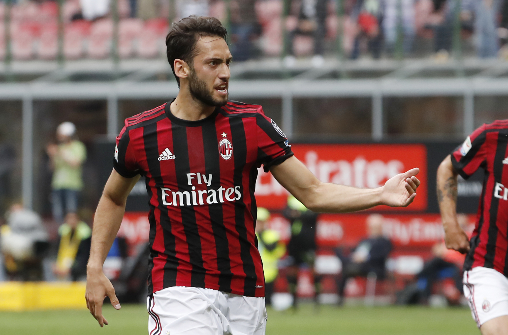 UJEO ZA SRCE NAVIJAČE! Vezista prešao iz Milana u Inter! (FOTO)