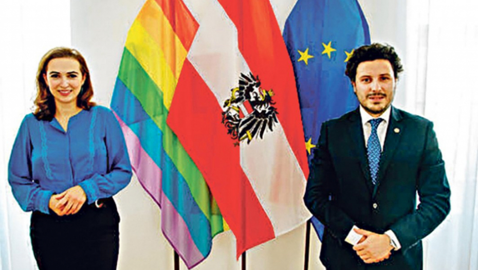 DRITAN PRUŽIO PODRŠKU LGBT ZAJEDNICI Abazović pozirao pored gej zastave (FOTO)
