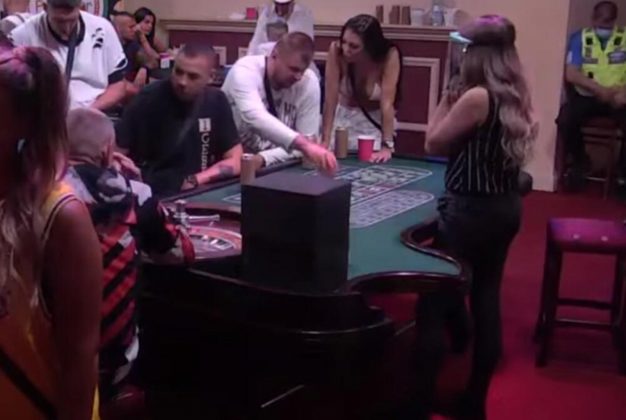 TREBA DA SE UBIJEŠ I DA TE NE GLEDAM! Janjuš izvređao Maju kao nikad do sad, reči koje su odzvanjale Šimanovcima zabrinule sve (FOTO)