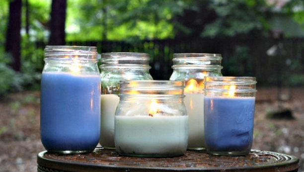 GENIJALAN TRIK! Stavite ovo u teglu ni komarce, ni muve nećete videti ovog leta