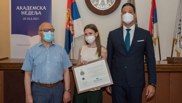 MINISTAR URUČIO NAGRADE NAJBOLJIM STUDENTIMA! Udovičić: Želim vam da nikada ne odustanete od svojih ciljeva!