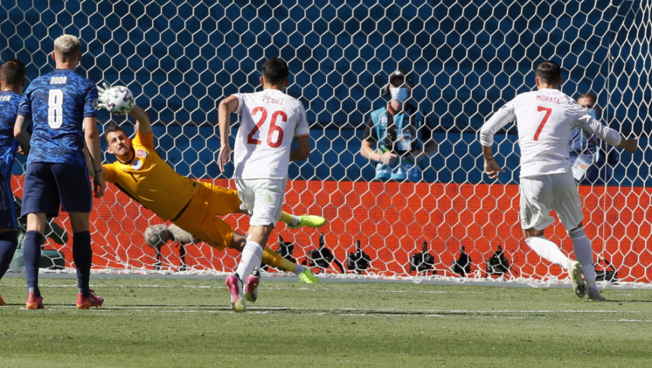 FANTASTIČNI MEČEVI! Španija pregazila Slovačku, Švedska u uzbudljivom meču savladalu Poljsku, nisu pomogla ni dva gola Roberta Levandovskog