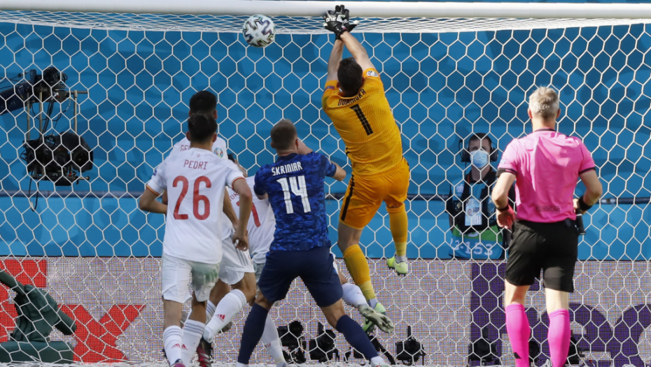 FANTASTIČNI MEČEVI! Španija pregazila Slovačku, Švedska u uzbudljivom meču savladalu Poljsku, nisu pomogla ni dva gola Roberta Levandovskog