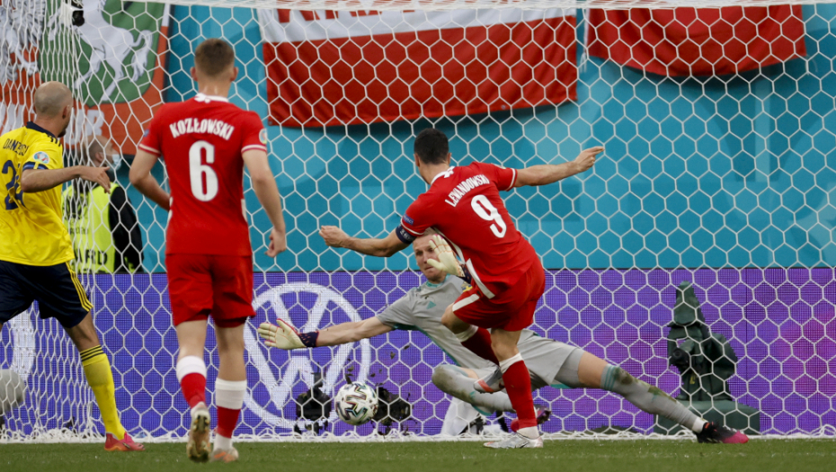FANTASTIČNI MEČEVI! Španija pregazila Slovačku, Švedska u uzbudljivom meču savladalu Poljsku, nisu pomogla ni dva gola Roberta Levandovskog