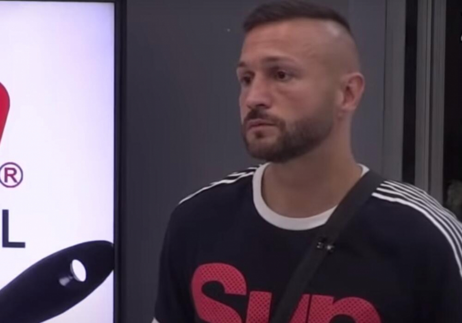 PO CENU SVEGA NE ODUSTAJE OD BIVŠE Ša zaplakao na sav glas i priznao da će se izviniti Ivani i Tomoviću, stiglo ga kajanje