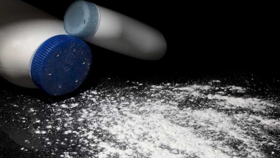 OVO SIGURNO NISTE ZNALI: Jeftino i praktično! Pospite puder za bebe po čaršavima, rashladiće krevet kao klima