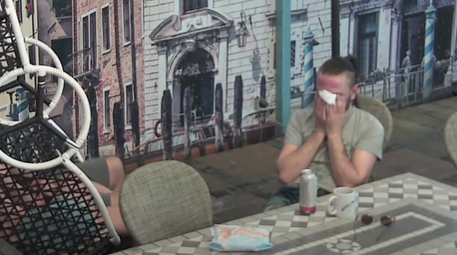 TRAGEDIJA U PORODIČNOM DOMU RIJALITI IGRAČA Darku preminuo otac, Vlajić u suzama odmah napustio vilu