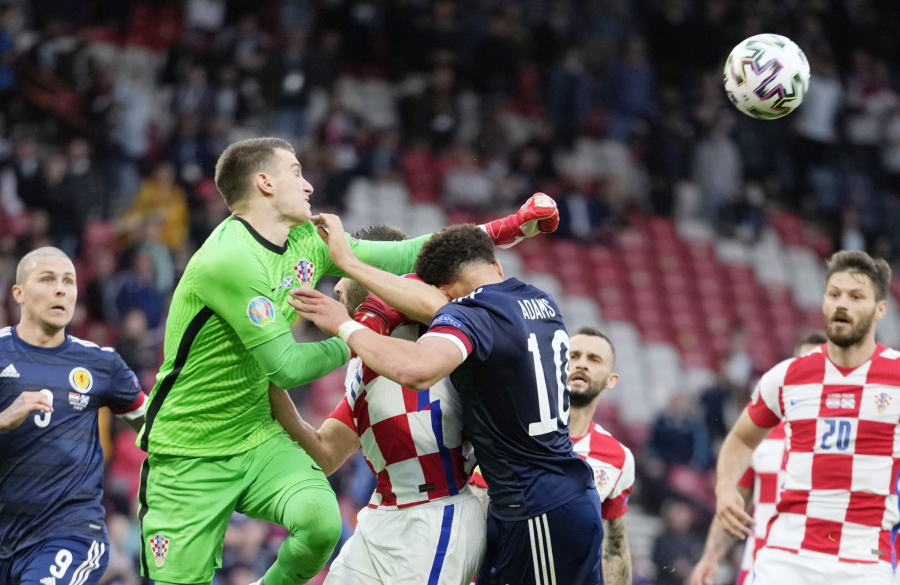 SKANDAL KAKAV SE NE PAMTI Planirali da fudbalere Srbije obuku u šahovnicu, poznati detalji suludog plana