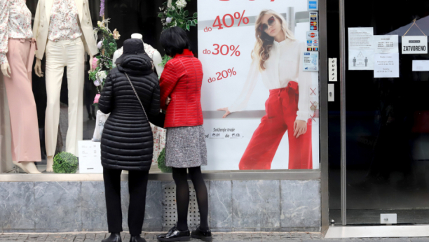 VELIKO UPOZORENJE ZA KUPCE U SRBIJI: Nova usluga na društvenim mrežama - probaju i kupuju odeću za vas, ali posluju na crno