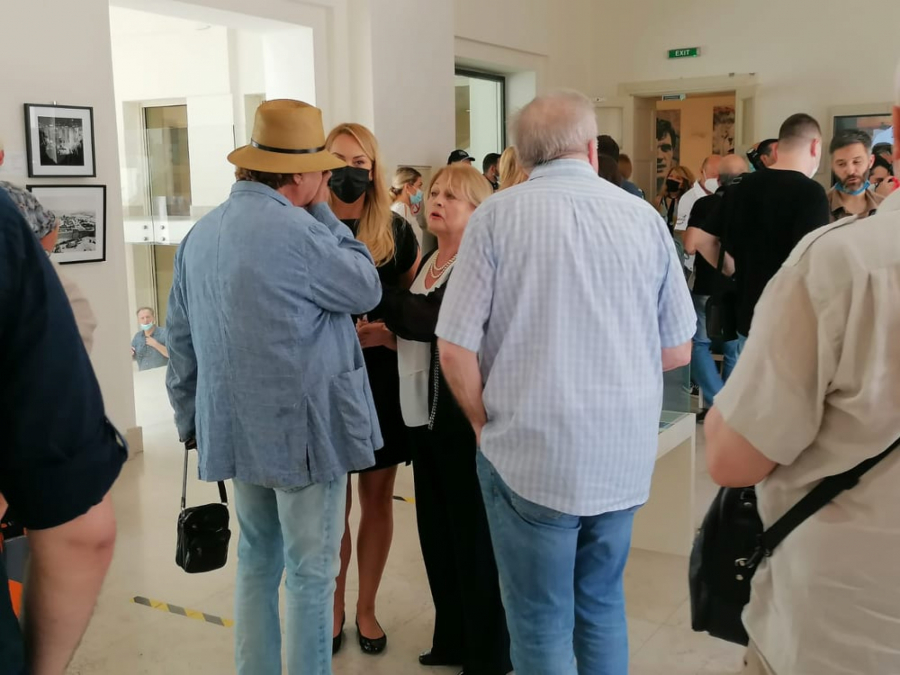 ODRŽANA KOMEMORACIJA BOŽIDARU NIKOLIĆU Porodica i prijatelji na jednom mestu u čast slavnom jugoslovenskom reditelju (FOTO)