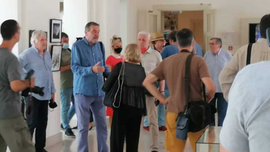 ODRŽANA KOMEMORACIJA BOŽIDARU NIKOLIĆU Porodica i prijatelji na jednom mestu u čast slavnom jugoslovenskom reditelju (FOTO)