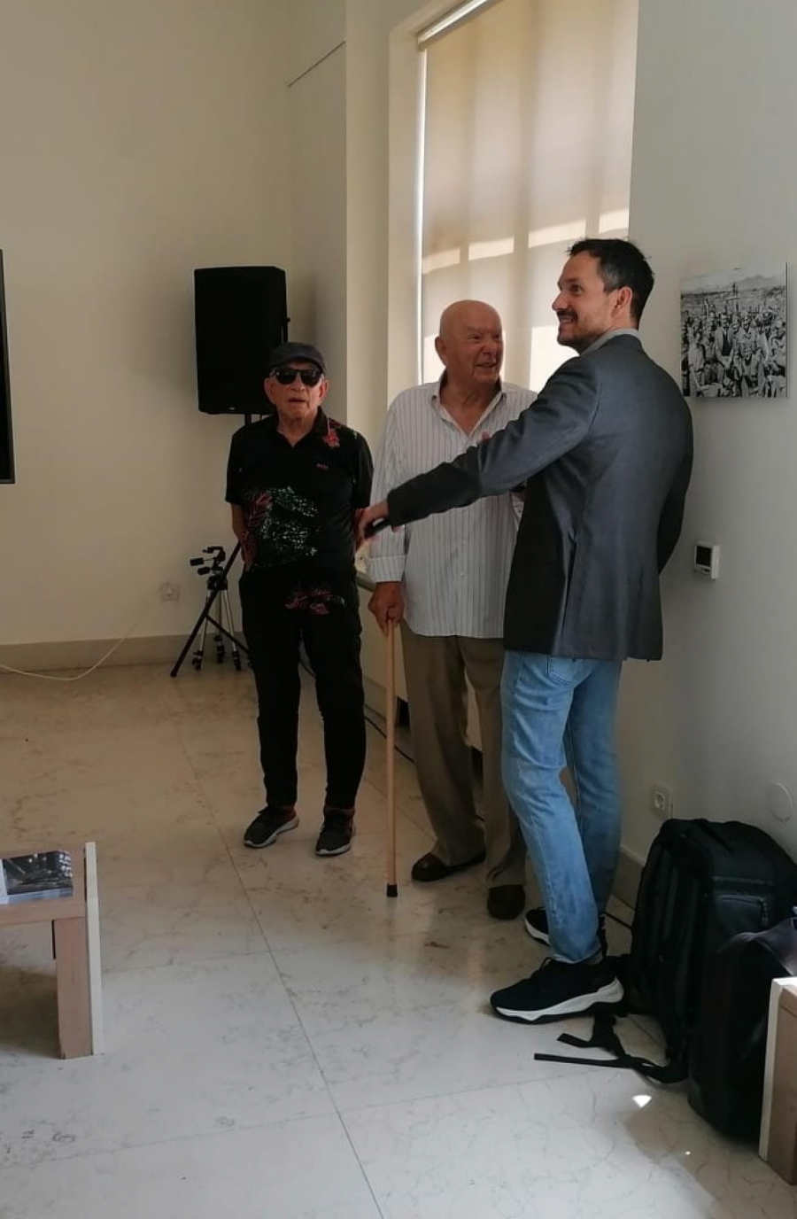 ODRŽANA KOMEMORACIJA BOŽIDARU NIKOLIĆU Porodica i prijatelji na jednom mestu u čast slavnom jugoslovenskom reditelju (FOTO)