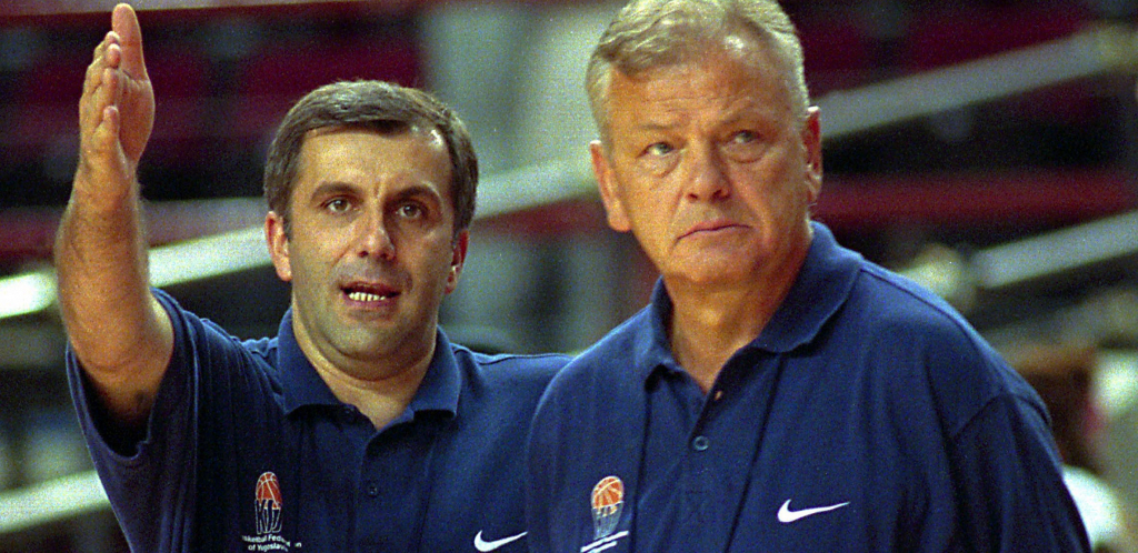 PARTIZAN UBO PREMIJU Stigao je trener - trofej