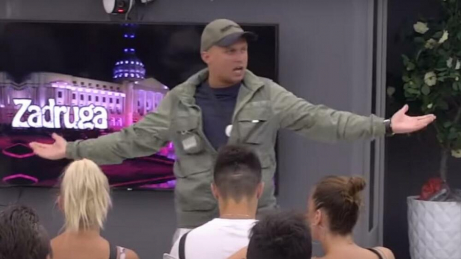 AU, KAKVO POREĐENJE! Misica raskrinkana pred svima, Karić zanemeo od šoka, uspeo da kaže samo ovo (FOTO)